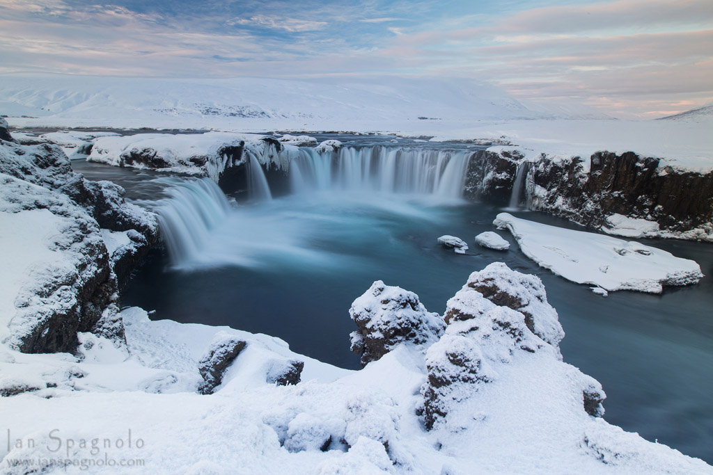 Goðafoss Godafoss - Waterfall of the Gods